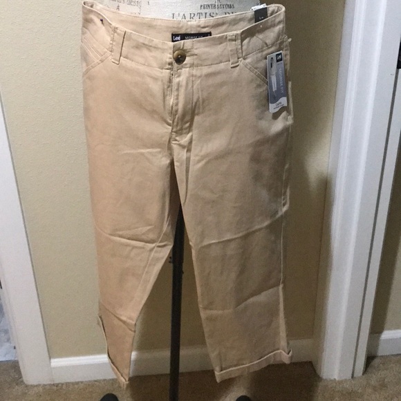 lee just below the waist capris